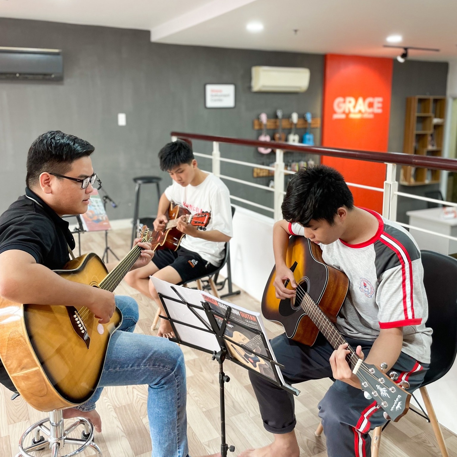 Khóa Guitar Đệm Hát Thực Chiến 24 Buổi